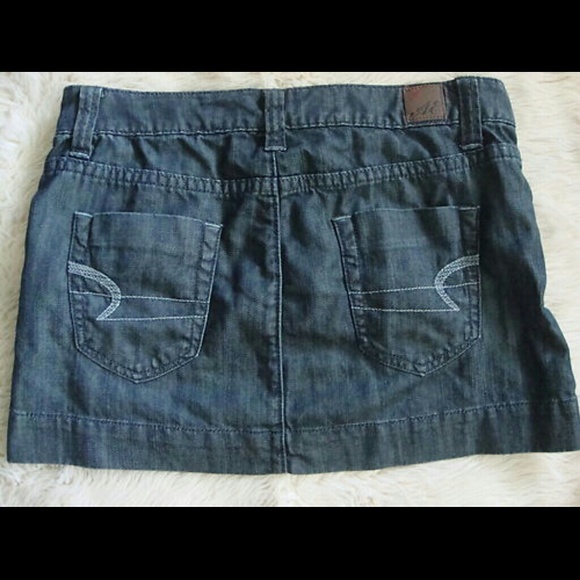 American Eagle Dark blue washed denim skirt - Picture 2 of 3