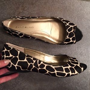 Bandolino Leather Giraffe Print Flats