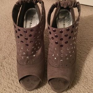 Open toe shoe booties