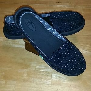 *PRICE REDUCED!* Navy Blue Sanuks with Polka Dots