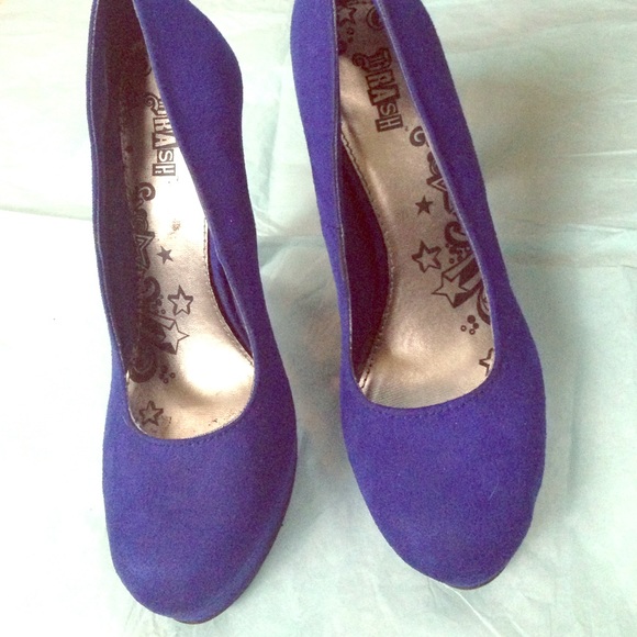 Brand new blue pumps