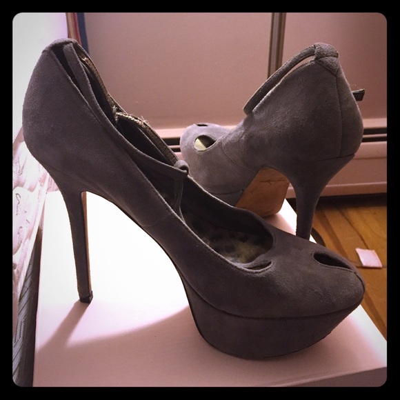 Size ten sexy peep toes