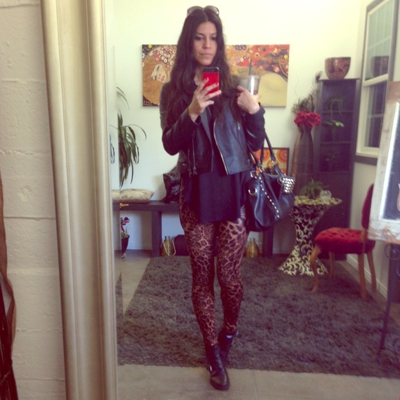 Leopard print fleece lined leggings. Meow! - Picture 1 of 2