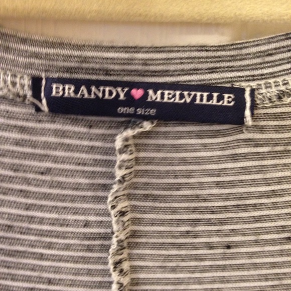 Brandy v neck! - Picture 3 of 3