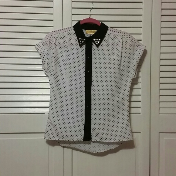 Princess Vera Wang Short Sleeve Button Down Top - Picture 1 of 3
