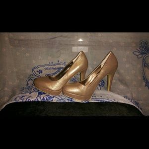 Steve Madden Gold Heels