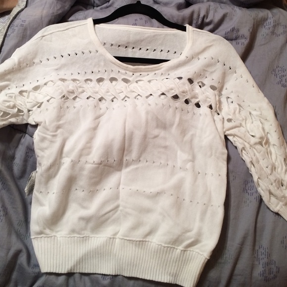 White 3/4 sleeve top