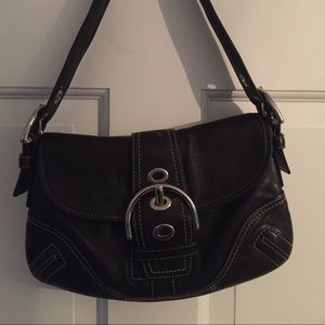 BLACK LEATHER COACH HANDBAG