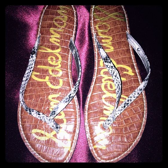 Barely Worn Sam Edelman b&w Snakeskin Filps