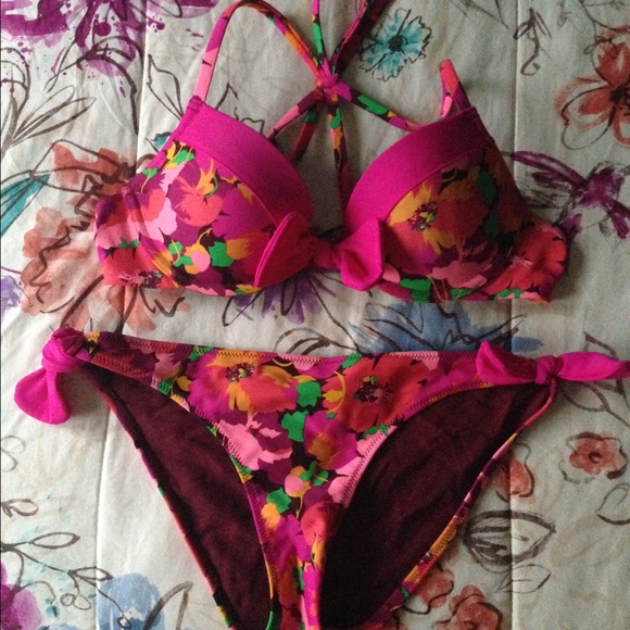 aerie Other - Aerie Floral Push-Up Swimsuit Set