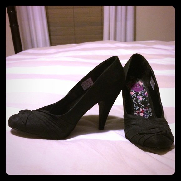 Rocket Dog Black Satin Pumps