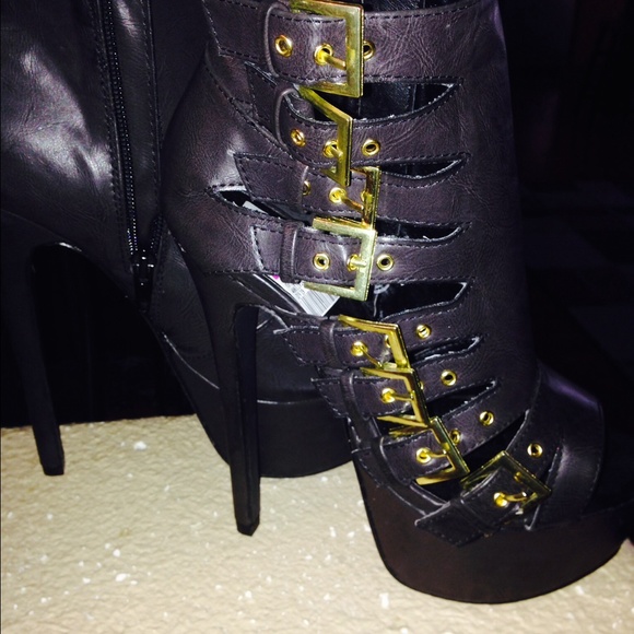 Sexy Momma Boots(OpenToe)New without Tags)