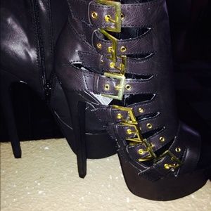 Sexy Momma Boots(OpenToe)New without Tags)