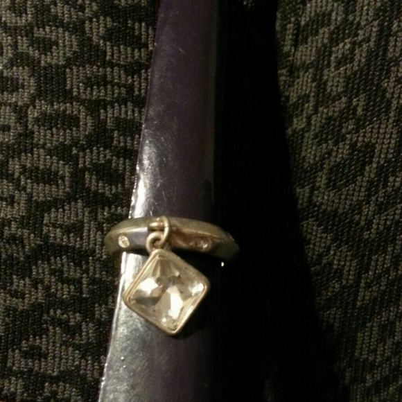 LIMITED EDITION Avon "Femme" ring - Picture 2 of 4