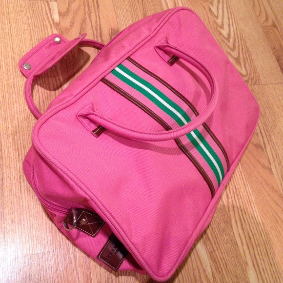 Tommy Hilfiger Handbags - Tommy Hilfiger duffle