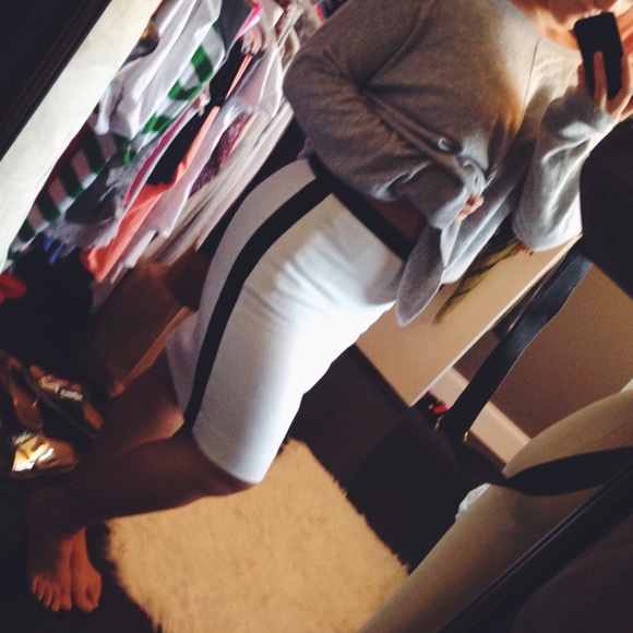 SOLD J Crew Black & White Pencil Skirt - Picture 3 of 4