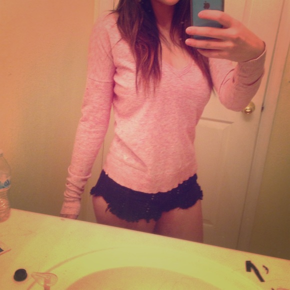 Light pink AE Sweater!