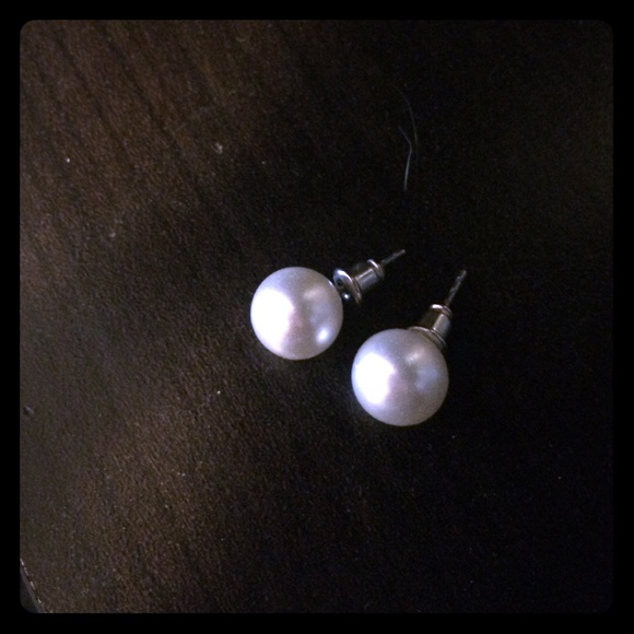 Simple little pearl earrings