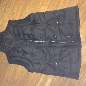 Black puffy vest