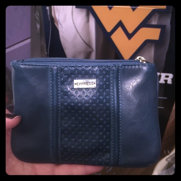 Express brand change purse with wrist strap NWOT - Picture 1 of 1