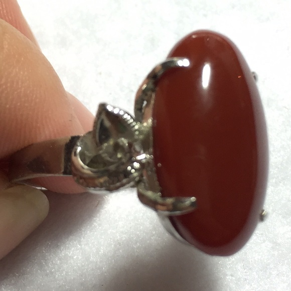 Silver ring with red/orange jewel size 8 - Picture 2 of 2