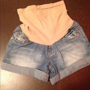 A Pea in the pot Maternity Shorts