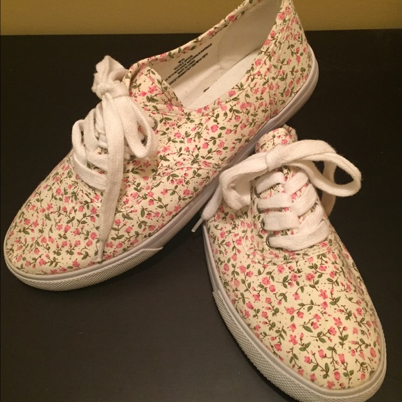 Flower Tennis Shoes