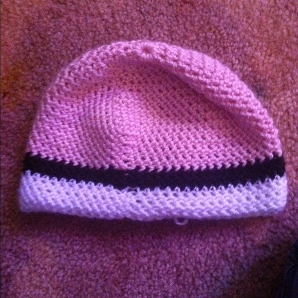 Poke-ball love ball hat. Hand crochet - Picture 2 of 2