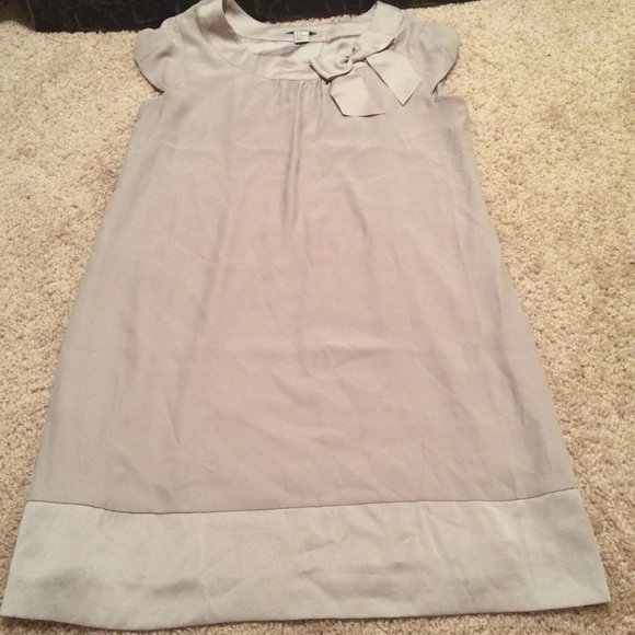 ❤️sold❤️ Silky feeling tan dress with bow on neck