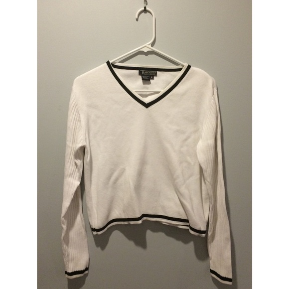 White Slightly Cropped Vintage Sweater