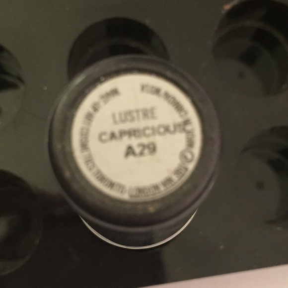 Mac lipstick capricious - Picture 2 of 2