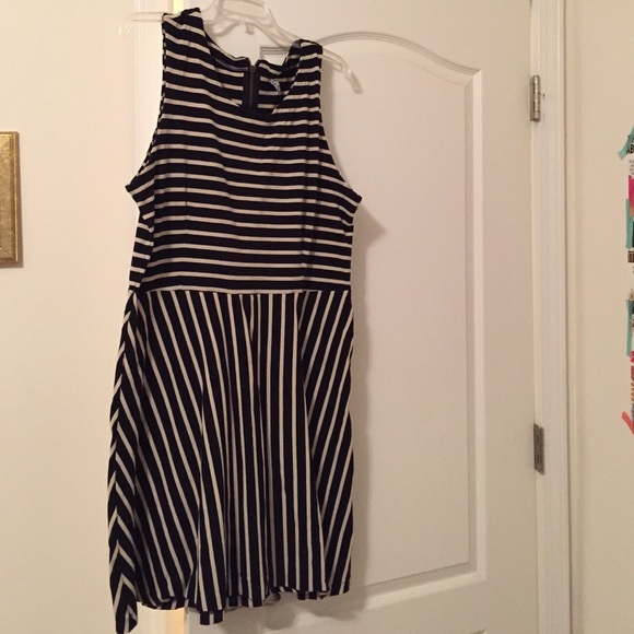 Old Navy Dresses & Skirts - Black and cream striped dress