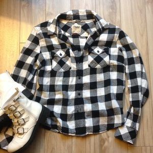 SOLD 😻Amazing😻 Black and White Flannel