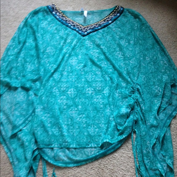 🎀 Maurices top size medium! 🎀