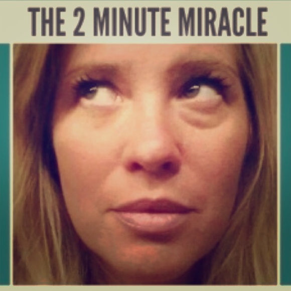 2 tubes of Instantly Ageless! Good for 8-10 uses!