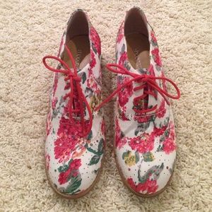 BEAUTIFUL floral shoes