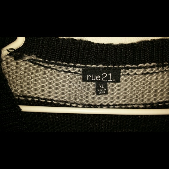 Sweater - Picture 3 of 3