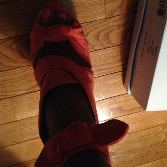 Shoedazzle strap platform heels