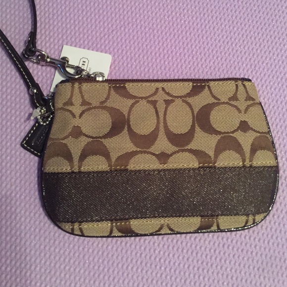 Coach Wristlet in Khaki/Mahogany