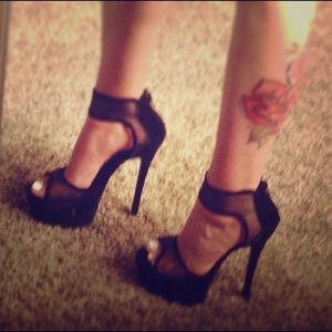 6" black mesh heels