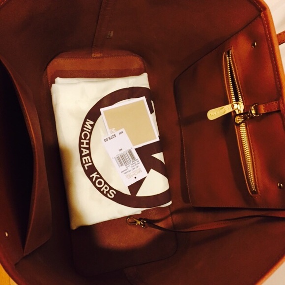 💕MK Jet set  SOLD SOLD - Picture 3 of 4