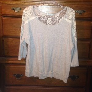 gray lace three quarter sleeve shirt