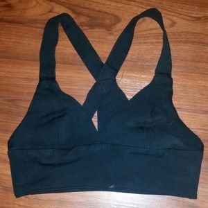 Bra-like Crop Top