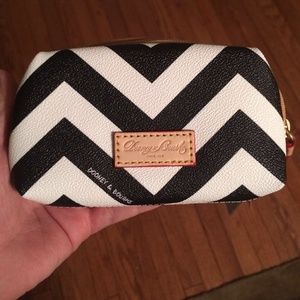 Dooney & Bourke clutch/small bag