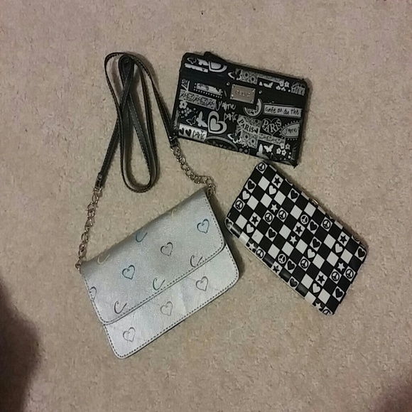 Clutches/Wallets