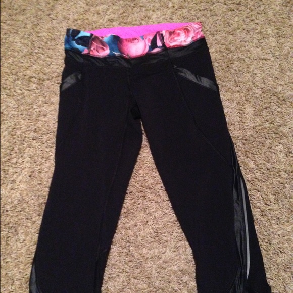 Lululemon Chase Me Crops