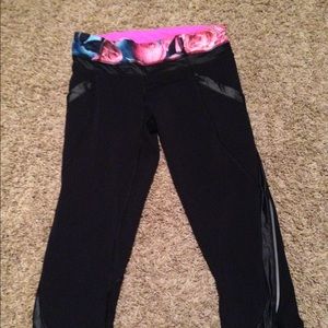 Lululemon Chase Me Crops