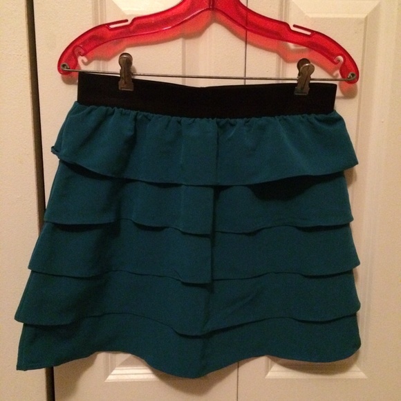 Skirt! Apt 9.
