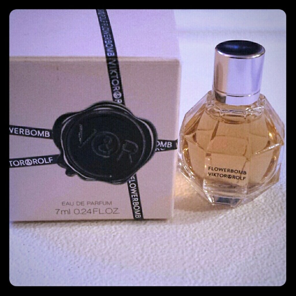 Viktor & Rolf Flower Bomb Perfume