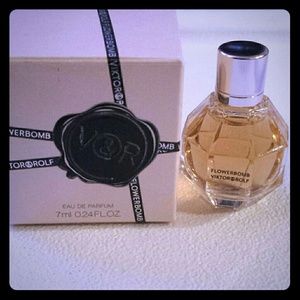 Viktor & Rolf Flower Bomb Perfume